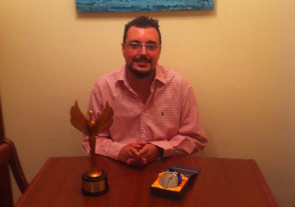 ‘El Atril’ gana un Victory Award